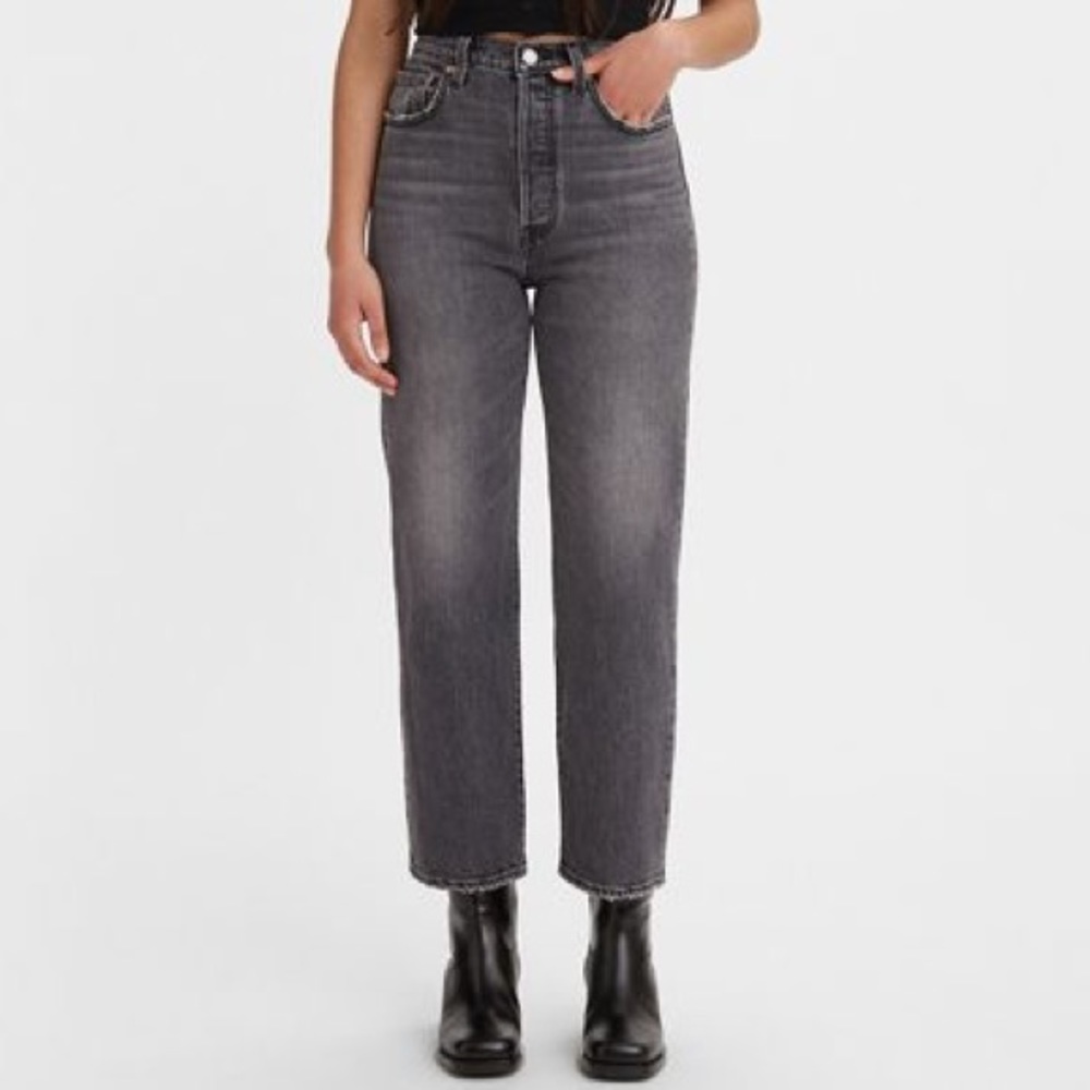 Levi’s Premium Ribcage Straight Ankle Women’s Jeans